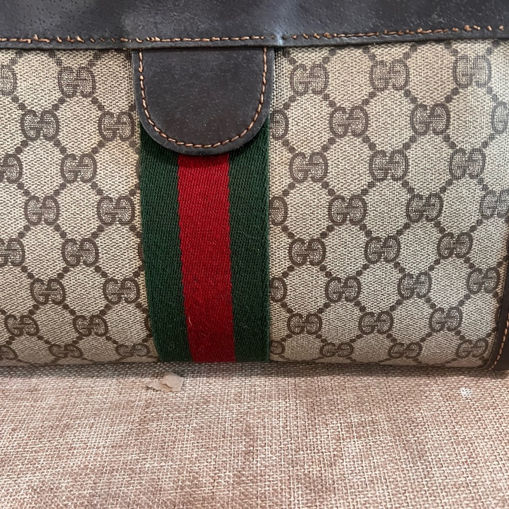 Authentic Gucci Brown Monogram Canvas Clutch with Green and Red Web Stripe - Picture 3 of 7